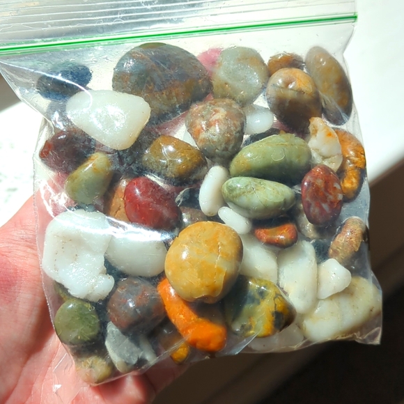 Cali Ocean tumbled rocks - Picture 2 of 3